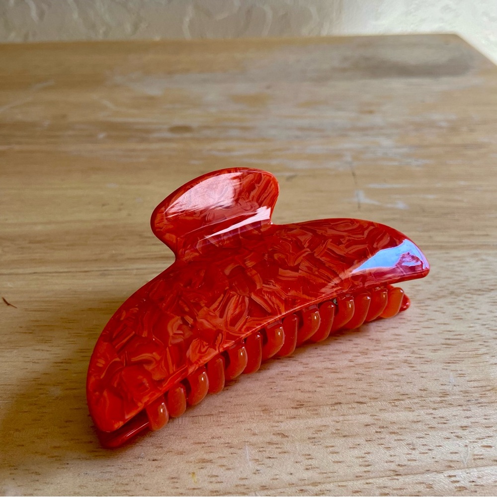 Machete Midi Heirloom Hair Claw Clip in Poppy Coral Red